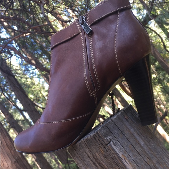 Lands End Canvas leather upper brown booties,HP25x4 - Picture 3 of 6